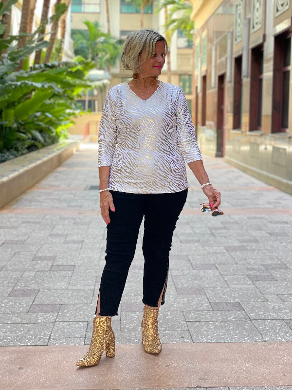 One-DAY Sale LULU-B WHITE LEME GOLD V-NECK TOP