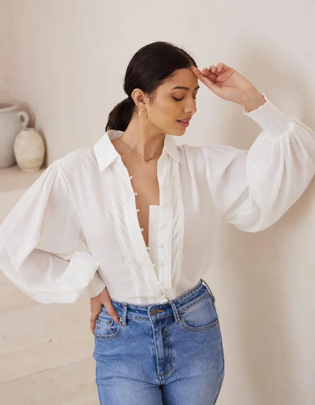 Huge Discounts Arlena Long Sleeve Button Front Blouse in White