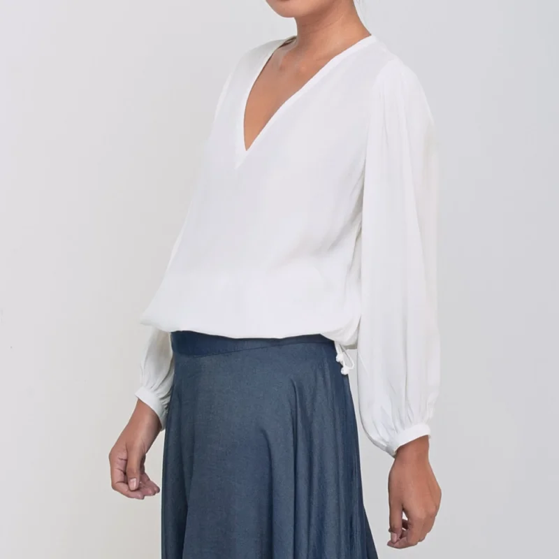 Can't Resist TEE V LONG SLEEVE TOP - Rayon Fujette Crepe | Off White