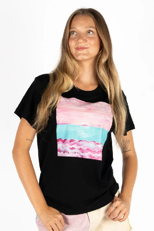 Weekend Bargains Just for You Sunset In The Bay Black Cotton Crew Neck Women's T-Shirt