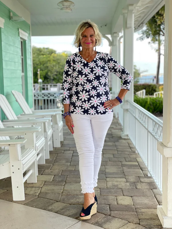 Unbeatable Deal DAISY DAY V NECK