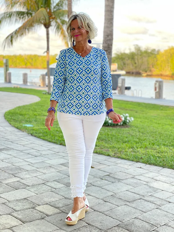 Sneak Peek Sale AQUA DIAMONDS V NECK