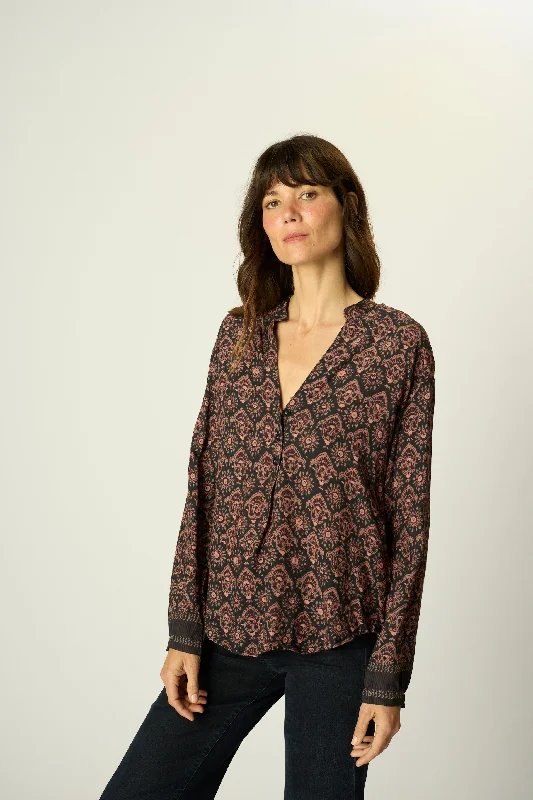 Don’t Miss Out LESLIE SHIRT