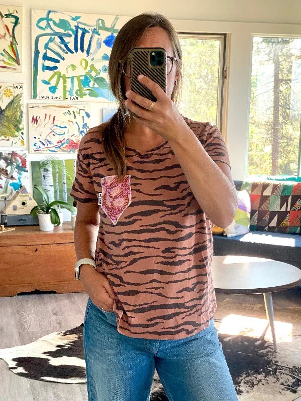 Customer Appreciation Sale ReLoved T - med/Lg