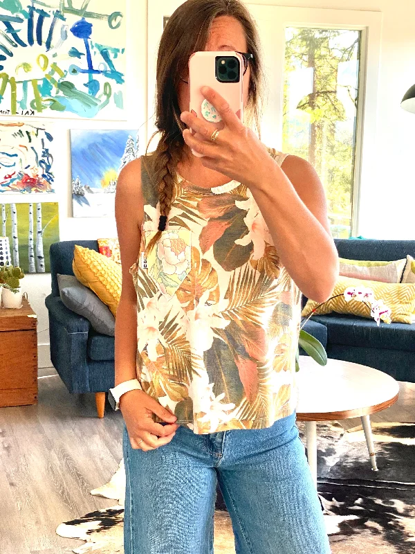 Weekend Discounts to Savor ReLoved Tank - Lg
