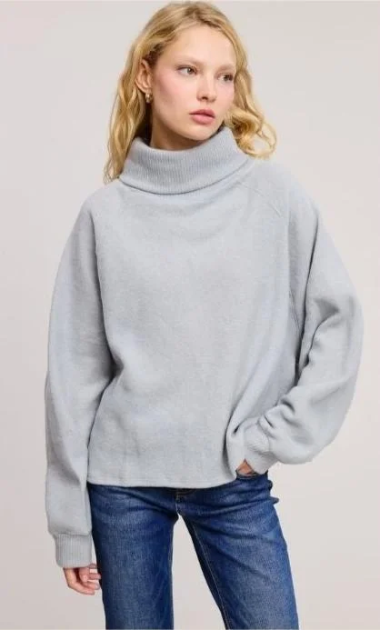 Year-End Clearance Sarah Top